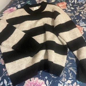Gray and black h&m sweater!